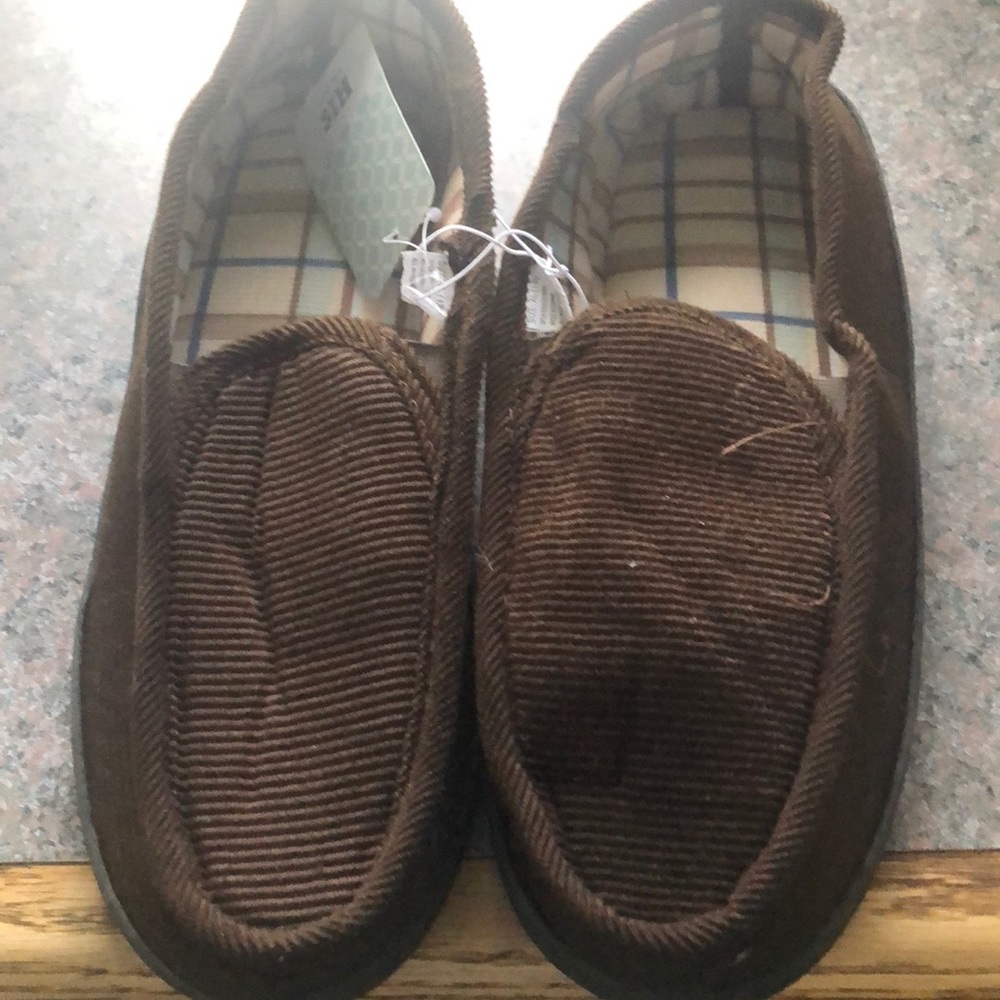 Men’s Slippers/House Shoes